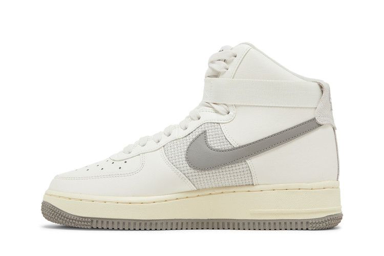 Кроссовки Nike Air Force 1 High Leather GS 'Sail Medium Grey'
