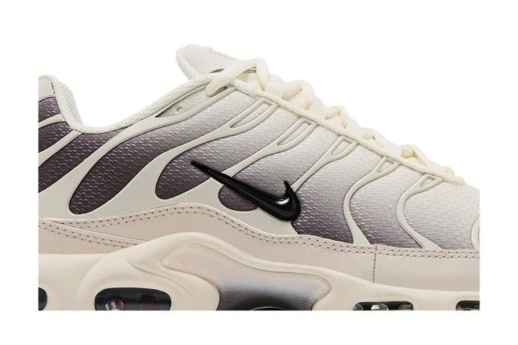 Кроссовки Nike Air Max Plus 'Light Orewood Cave Stone'