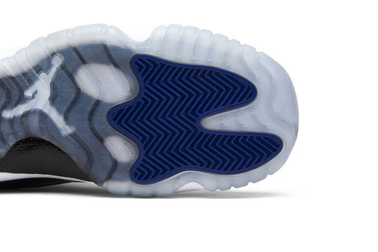 air-jordan-11-gs-space-jam-2016-378038-003_04