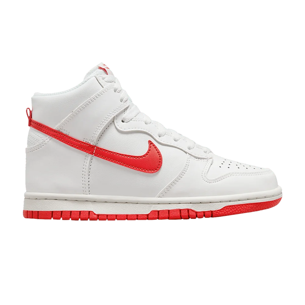 Krossovki-Nike-Dunk-High-GS-White-Track-Red