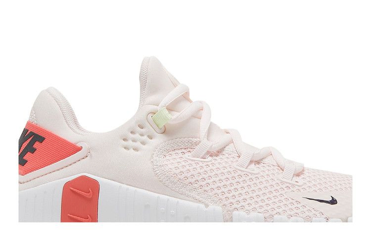 Кроссовки Nike Wmns Free Metcon 4 'Light Soft Pink Magic Ember'