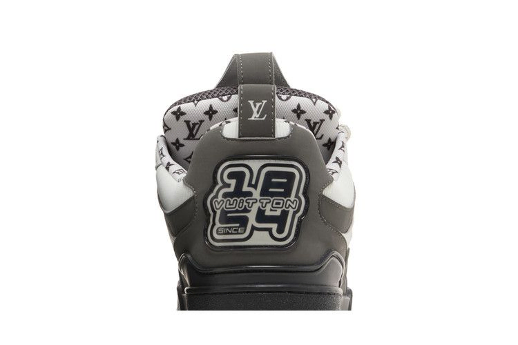 louis-vuitton-skate-sneaker-grey-black-1ac52k_06