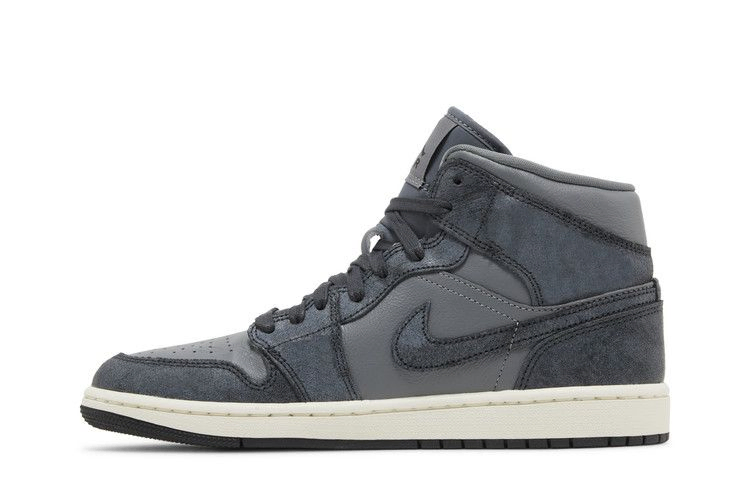 Кроссовки Wmns Air Jordan 1 Mid 'Distressed Smoke Grey'