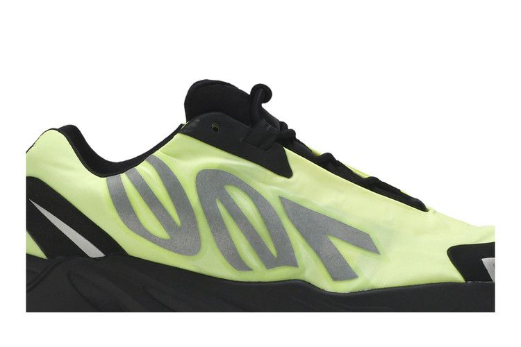 yeezy-boost-700-mnvn-kids-phosphor-700mnvm-phok_01