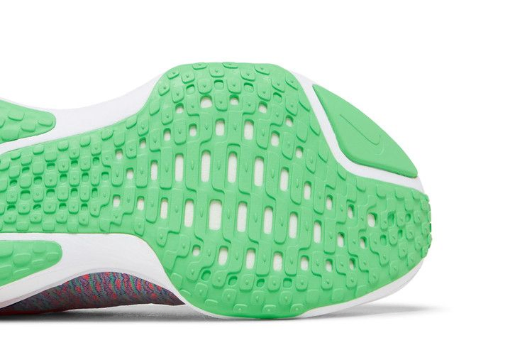 Кроссовки Nike Wmns ZoomX Invincible 3 'White Hot Punch'