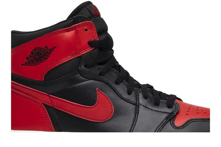 Кроссовки Air Jordan 1 Retro 'Bred' 2001