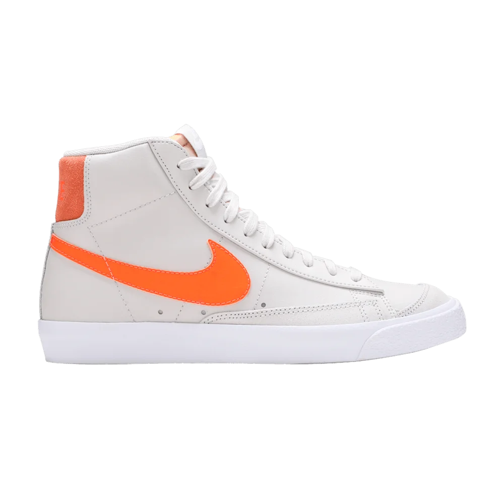 Krossovki-Nike-Wmns-Blazer-Mid-77-Light-Bone-Orange