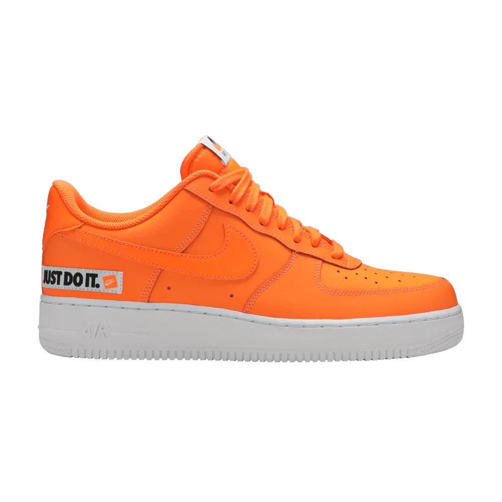Krossovki-Nike-Air-Force-1-Low-Total-Orange