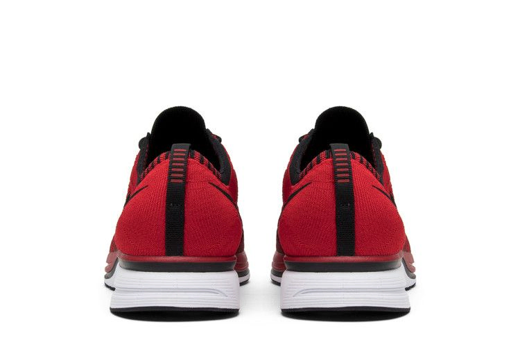 Кроссовки Nike Flyknit Trainer 'University Red'