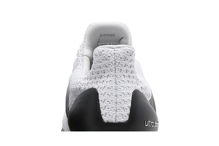 Кроссовки adidas UltraBoost 5.0 DNA 'White Black'