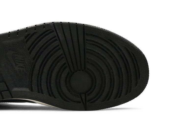 Кроссовки Air Jordan 1 Retro High 'Black Patent'