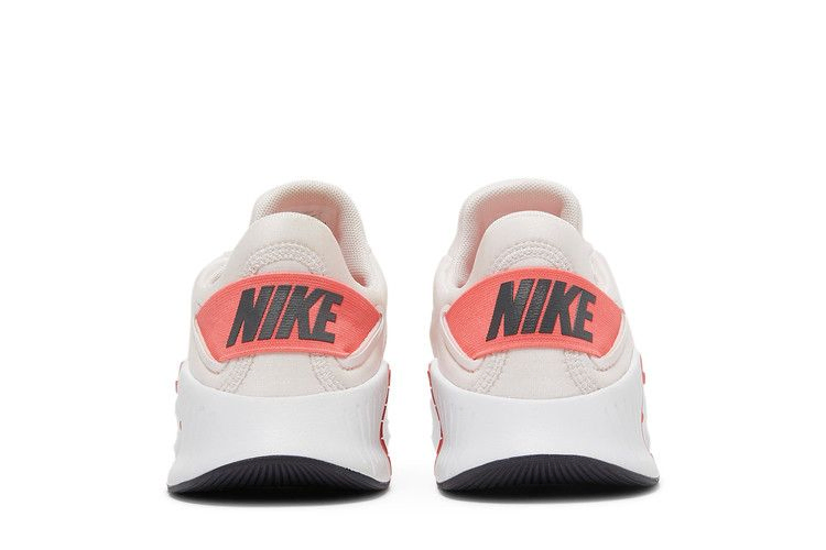 Кроссовки Nike Wmns Free Metcon 4 'Light Soft Pink Magic Ember'