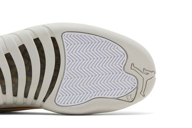 Кроссовки Wmns Air Jordan 12 Retro 'Phantom'