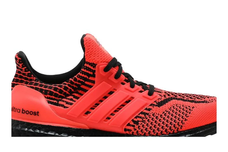 Кроссовки adidas UltraBoost 5.0 DNA 'Solar Red'