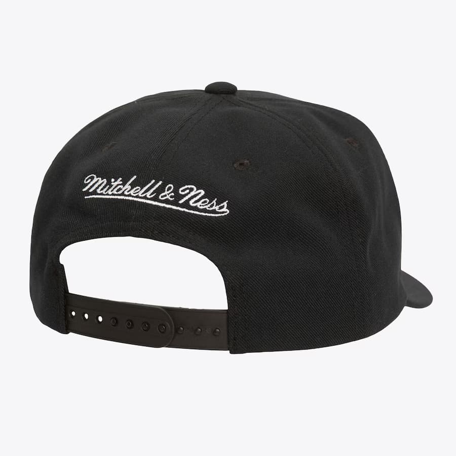 Mitchell-Ness-Black-Chicago-Bulls-Home-Of-Pro-Pinch-Fit-Snapback-Hat-1