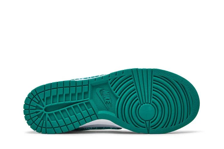 Кроссовки Nike Wmns Dunk Low 'Green Paisley'
