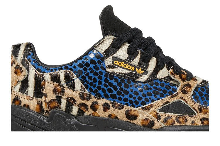 wmns-falcon-out-loud-collection-f37016_01