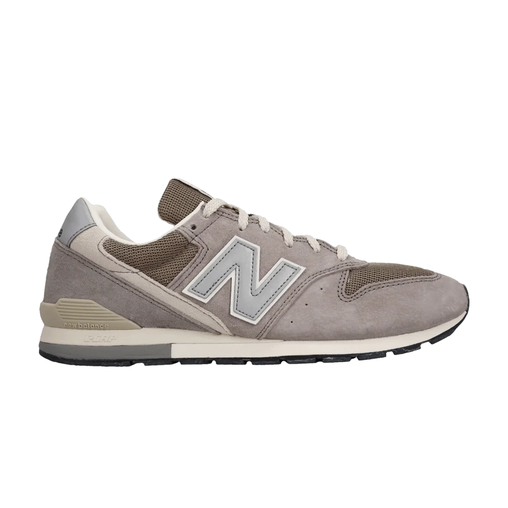 Krossovki-New-Balance-996-Grey-Silver