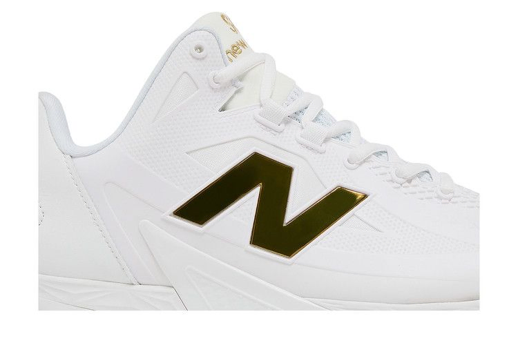 Кроссовки New Balance Ohtani 1 'White Metallic Gold'