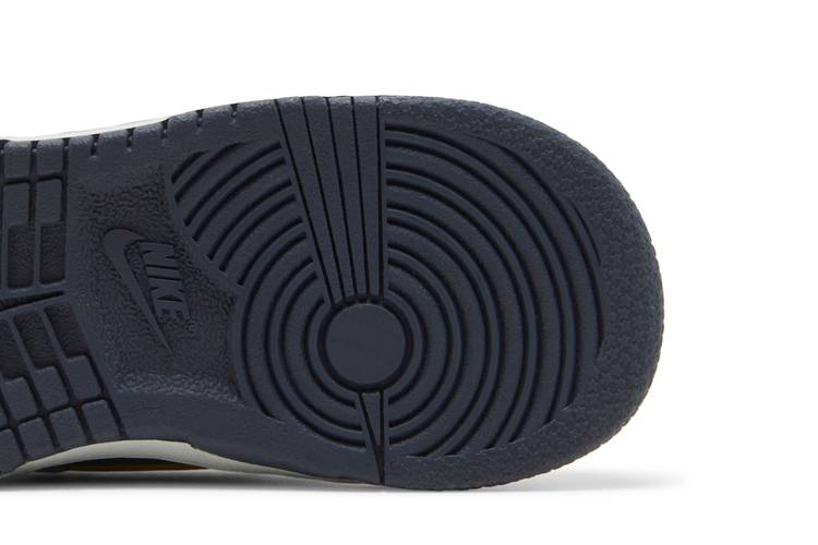 dunk-low-se-td-copper-swoosh-dx1665-400_04