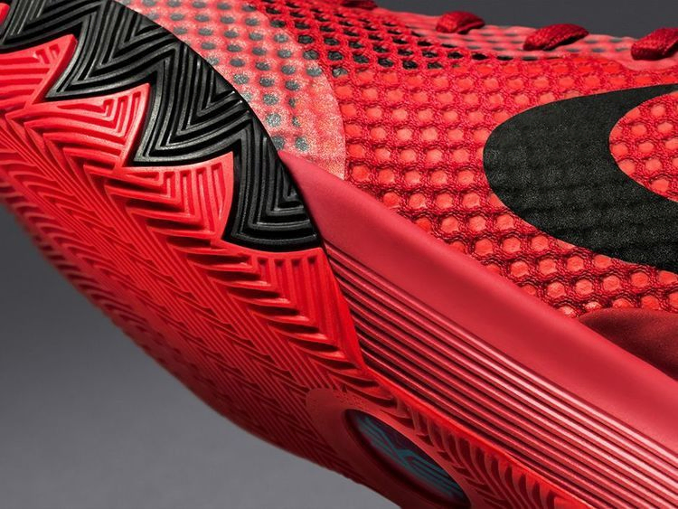kyrie-1-men-s-basketball-shoe-705277-606_03