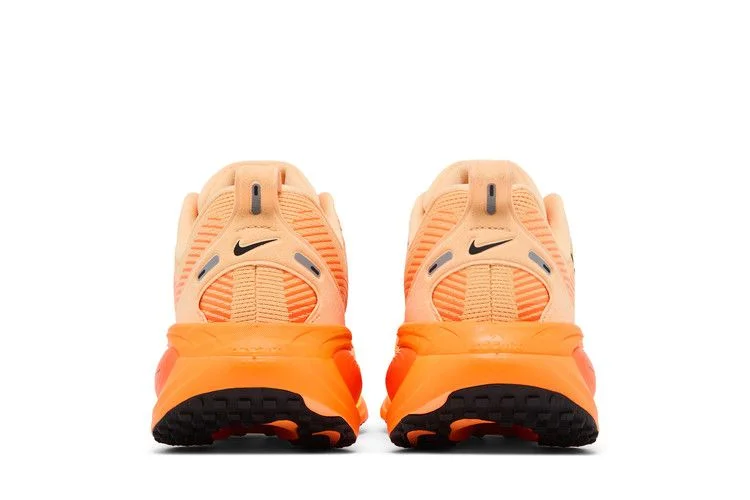 Кроссовки Nike Vomero 18 'Orange Chalk'