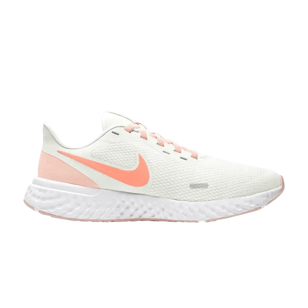 Krossovki-Nike-Wmns-Revolution-5-White-Orange-Pearl