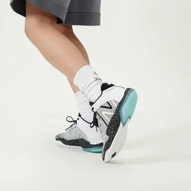 New-Balance-Two-WXY-V2-White-Black-Speckled-1
