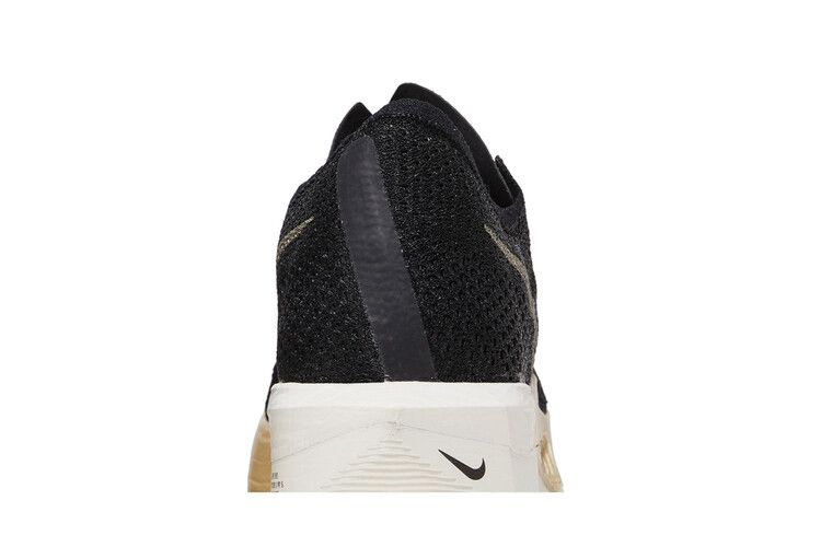 Кроссовки Nike ZoomX VaporFly Next% 3 'Black Metallic Gold Grain'