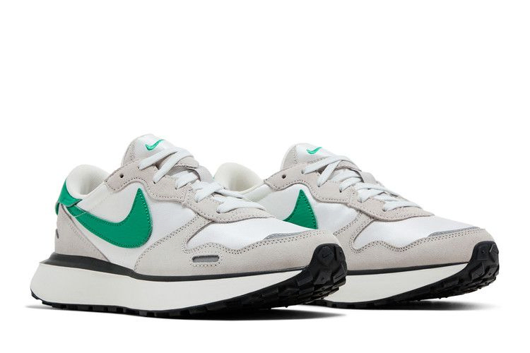 wmns-phoenix-waffle-summit-white-stadium-green-fd2196-103_07
