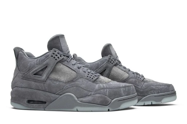Krossovki-KAWS-x-Air-Jordan-4-Retro-Cool-Grey-7