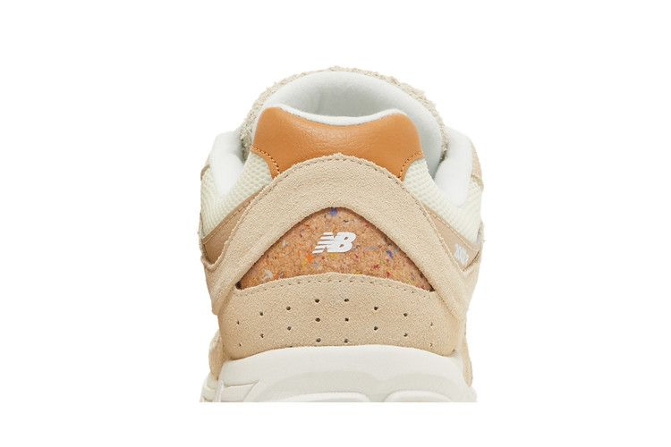 Кроссовки New Balance 2002R 'Sandstone'