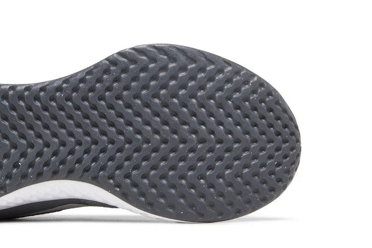 Krossovki-Nike-Revolution-5-GS-Cool-Grey-4