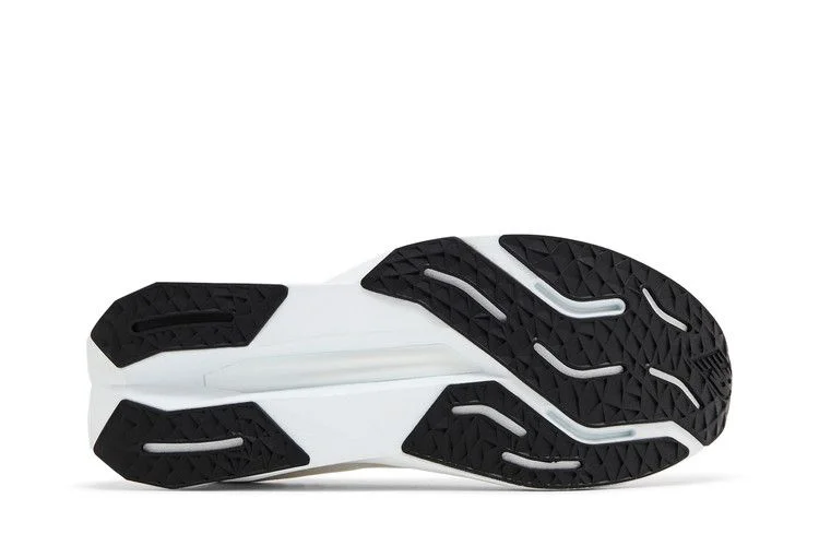 Krossovki-New-Balance-FuelCell-Propel-v5-White-Black-3