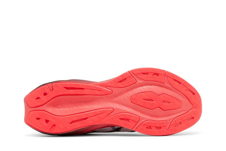 novablast-3-white-black-electric-red-1011b458-104_03