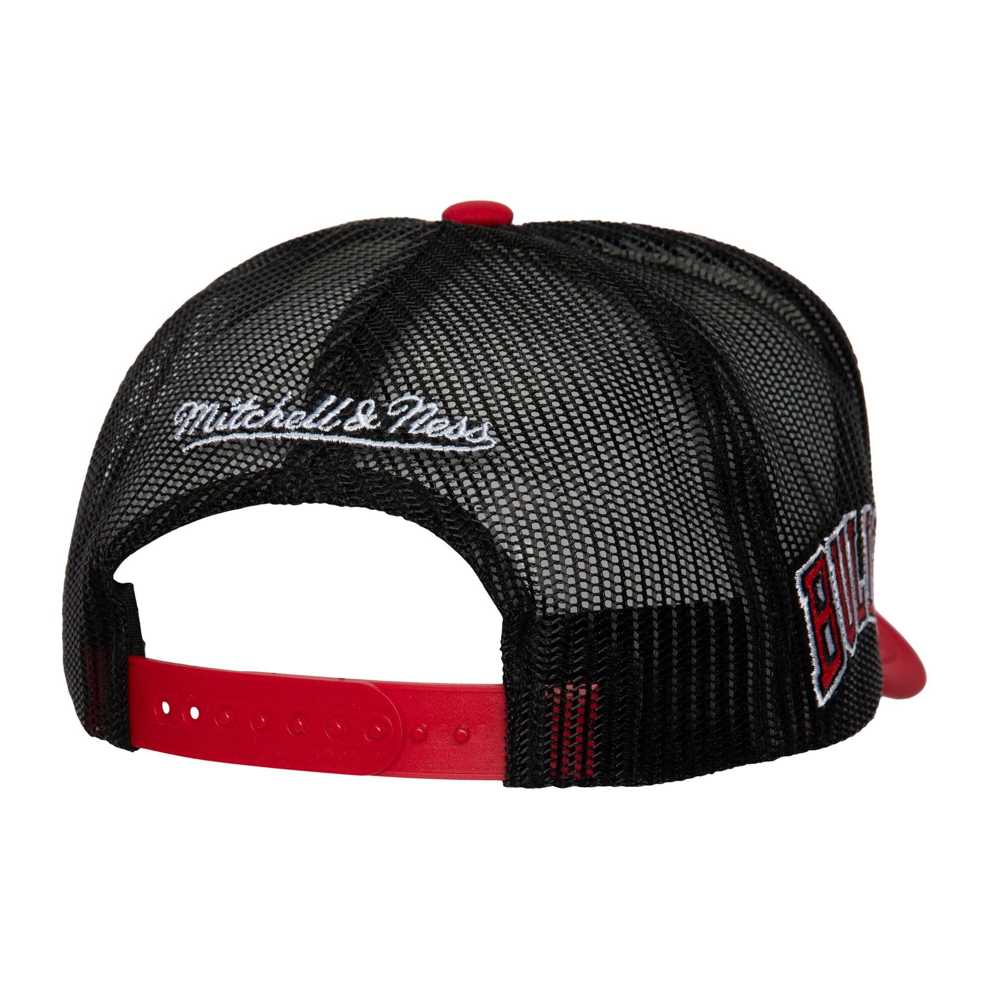 Бейсболка Mitchell & Ness Blocker Trucker Chicago Bulls Hat