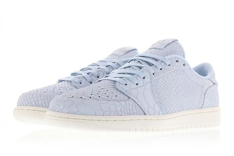 Krossovki-Air-Jordan-1-Retro-Low-NS-Ice-Blue-2017-3
