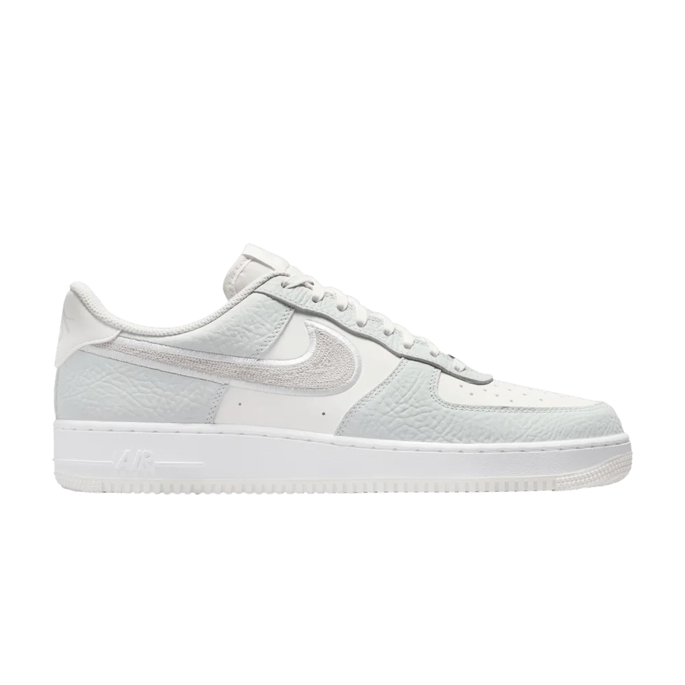 Krossovki-Nike-Air-Force-1-07-LV8-Summit-White-Vast-Grey