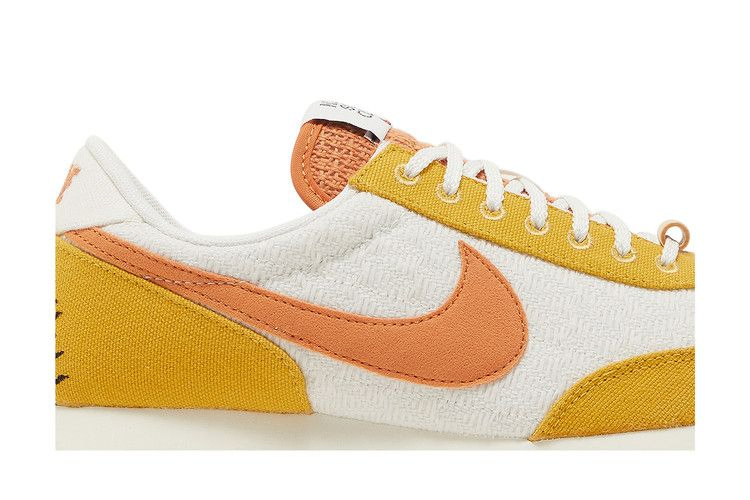 wmns-daybreak-se-sun-club-white-sand-gold-dm7605-101_01