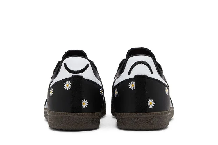 Кроссовки atmos x FACE x adidas Samba OG 'Embroidered Daisies'
