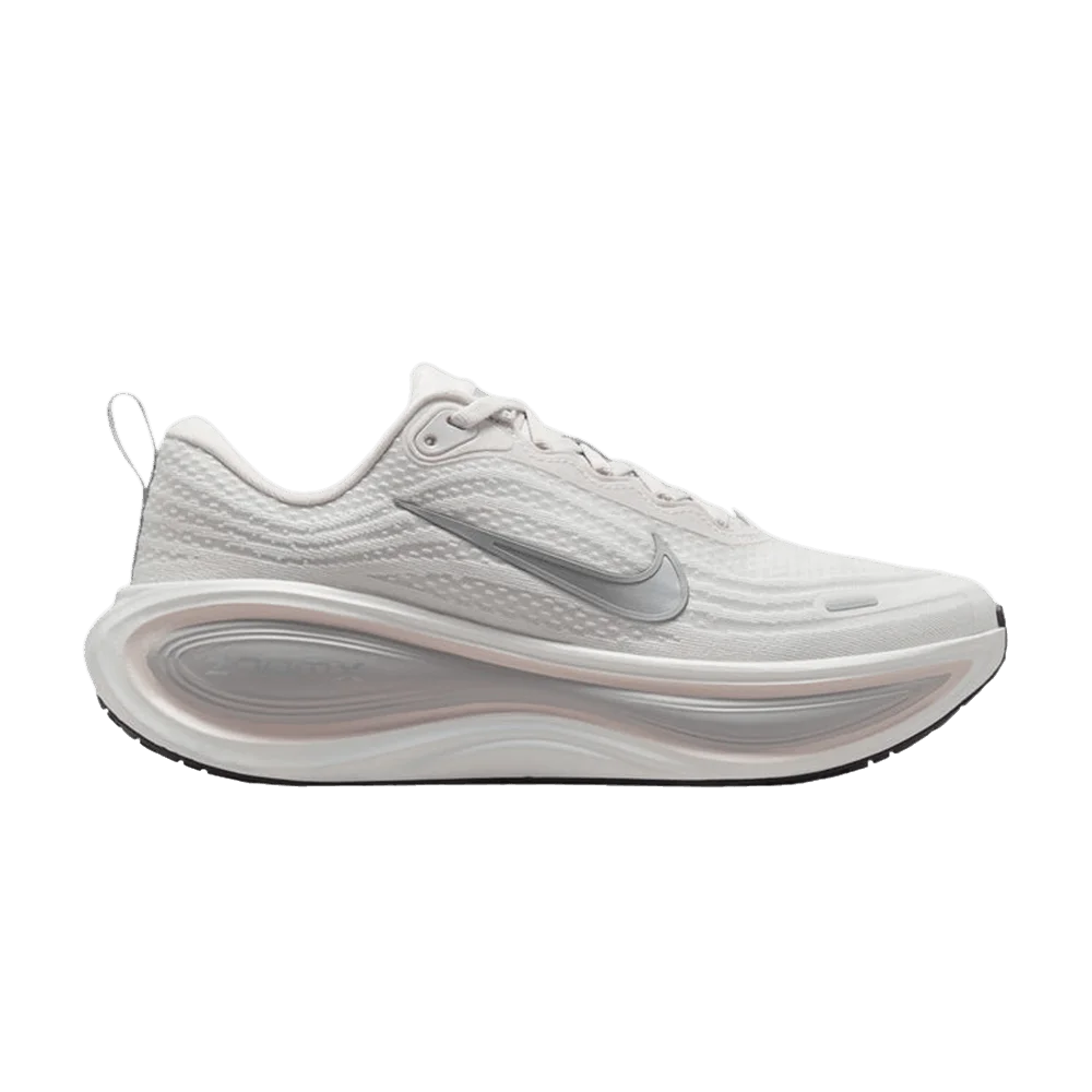 Krossovki-Nike-Wmns-Vomero-Plus-Vast-Grey