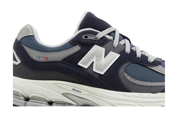 Кроссовки New Balance 2002R Big Kid 'Eclipse Silver Metallic'