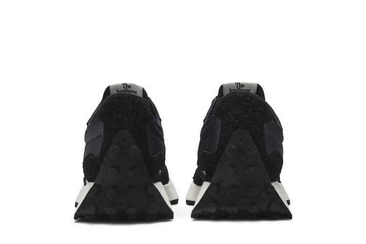 Кроссовки New Balance Wmns 327 'Black Grey'
