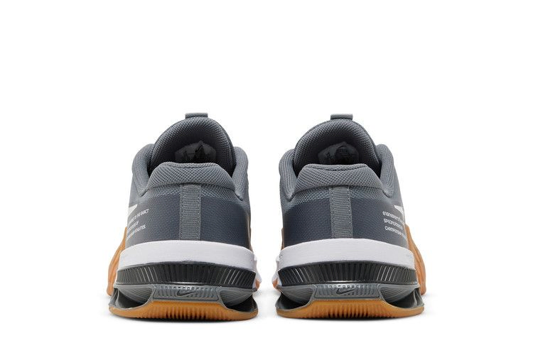 metcon-8-smoke-grey-gum-do9328-002_05