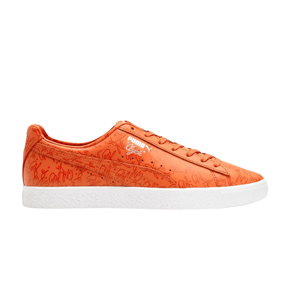 Krossovki-Puma-Clyde-All-Over-Script-Print
