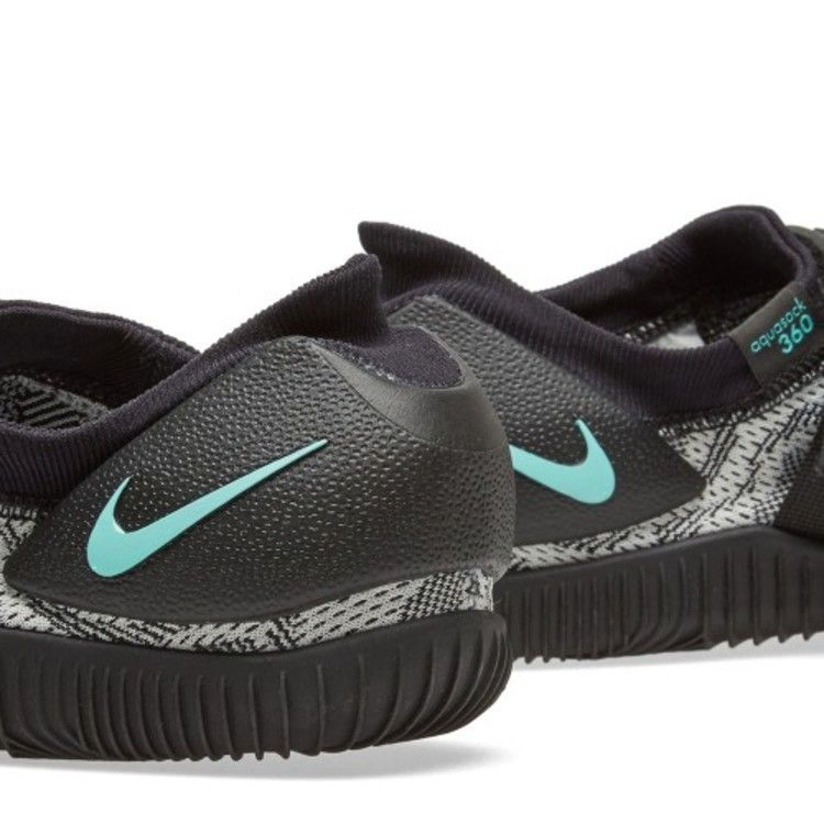 nikelab-aqua-sock-360-902782-002_03