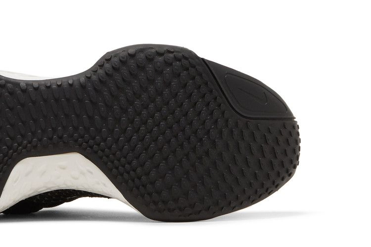 Кроссовки Nike Wmns ZoomX Invincible Run Flyknit 2 'Black White'