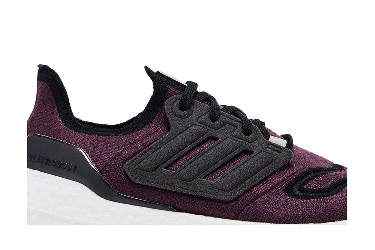 ultraboost-22-shadow-maroon-gy7289_01