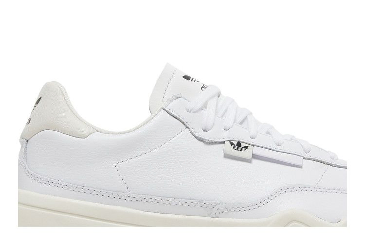 wmns-her-court-triple-white-gy3579_01