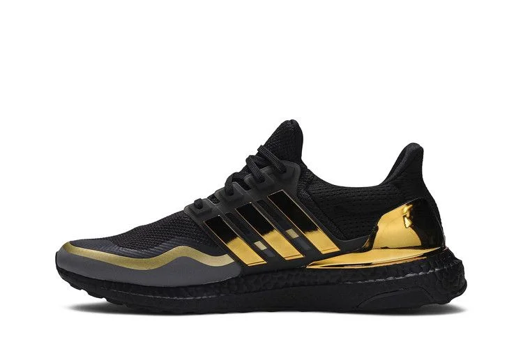 Кроссовки adidas UltraBoost 'Metallic Gold'